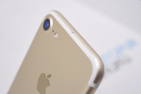 Смартфон Б/У Apple iPhone 7 128GB Gold