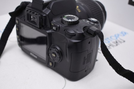 Фотоаппарат Б/У зеркальный Nikon D60 + Nikon AF-S DX NIKKOR 18-55mm f/3.5-5.6G VR