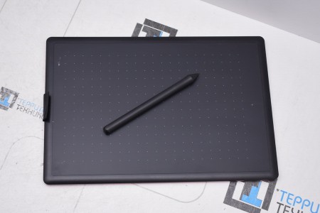 Графический планшет Б/У Wacom One by Wacom CTL-672 (Medium)